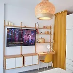 Fineloft Sea View Apartment-spa N Pools * Năvodari