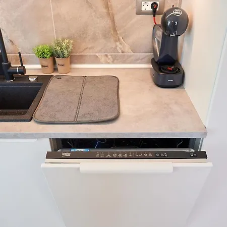 Fineloft Sea View Apartment-spa N Pools Apartment *