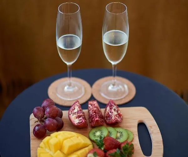 Fineloft Sea View Apartment-spa N Pools شقة Năvodari