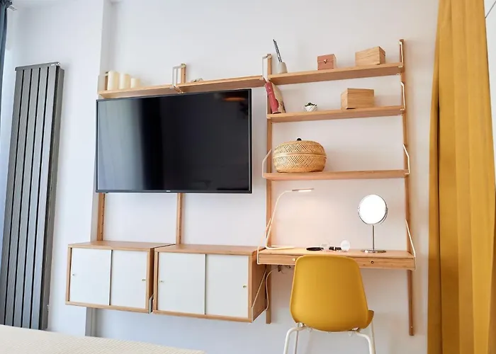 Fineloft Sea View Apartment-spa N Pools شقة Năvodari