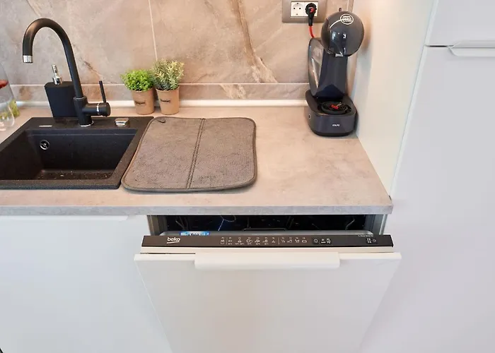 Fineloft Sea View Apartment-spa N Pools شقة *