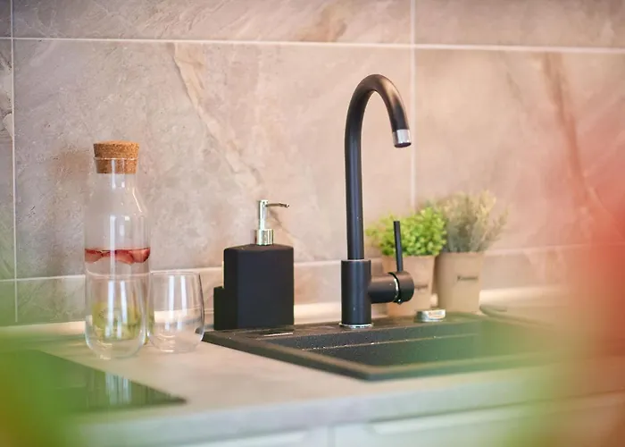 Fineloft Sea View Apartment-spa N Pools شقة Năvodari