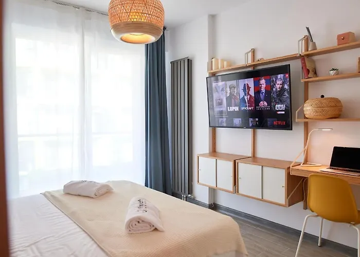 شقة Fineloft Sea View Apartment-spa N Pools Năvodari