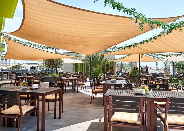 Fineloft Sea View Apartment-spa N Pools شقة